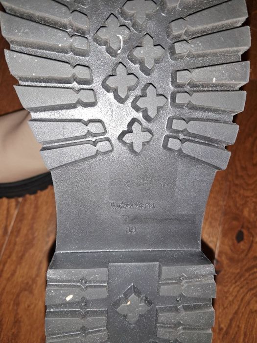 Нові кожані осінні ботинки р.39