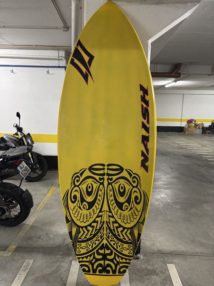 SUP Naish Hokua 8’3” x 32 x 22 11/16”