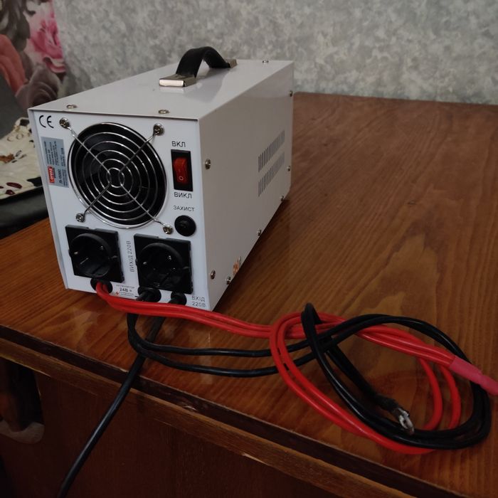 Инвертор 24в/220в.1500ват