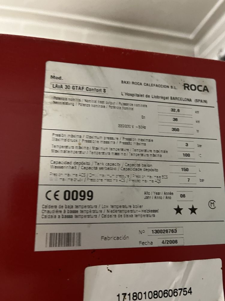 Caldeira a gasoleo Roca