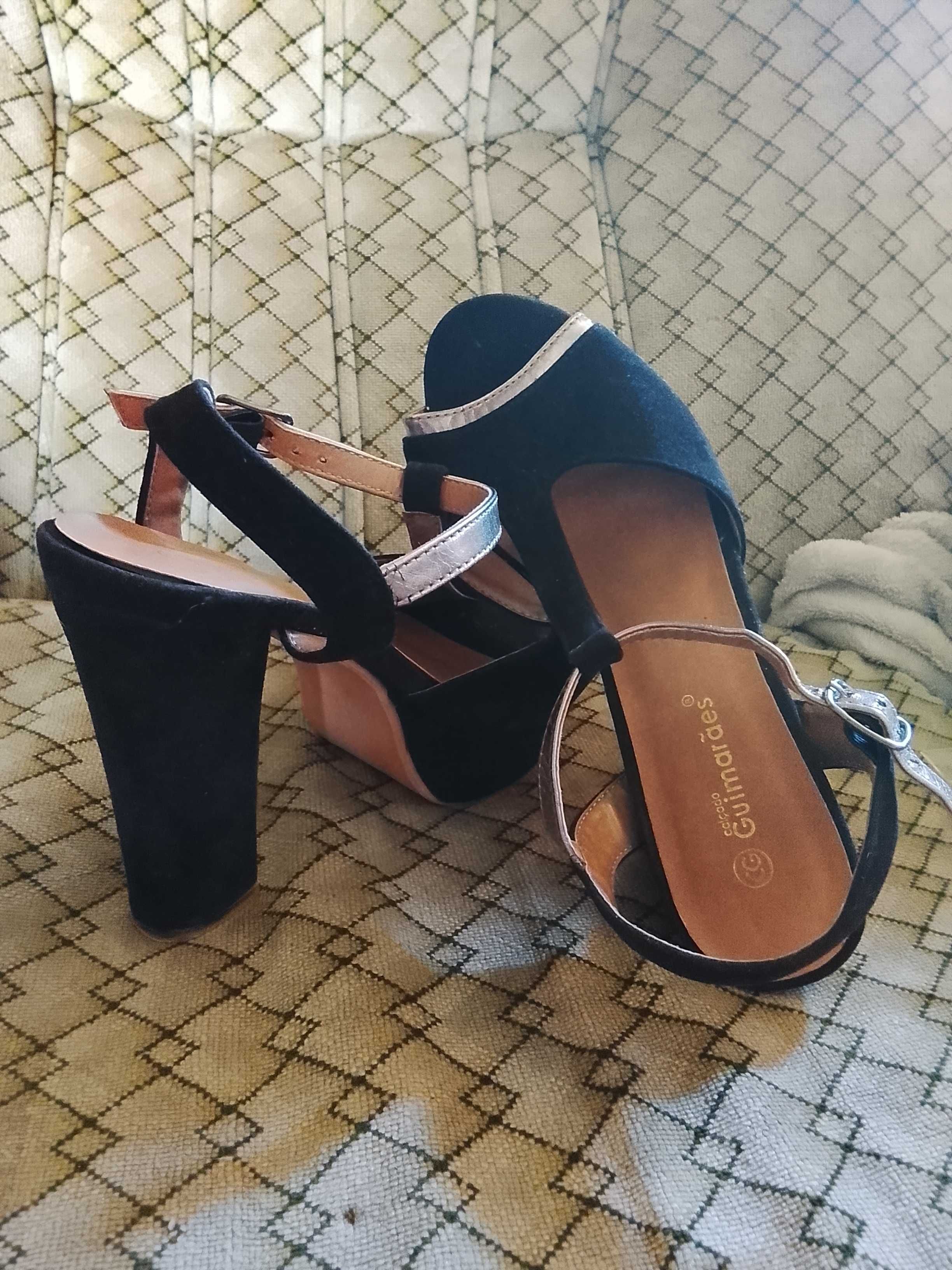 Vendo sapatos de salto alto