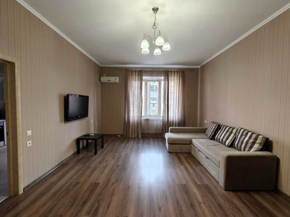 Оренда 1 кімнатної квартири великої площі в новобудові на Подолі