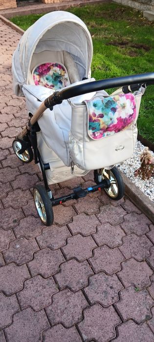 Wózek dziecięcy firmy Wiejar 4w1