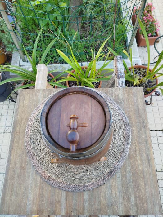 Pipa artesanal de madeira completa.