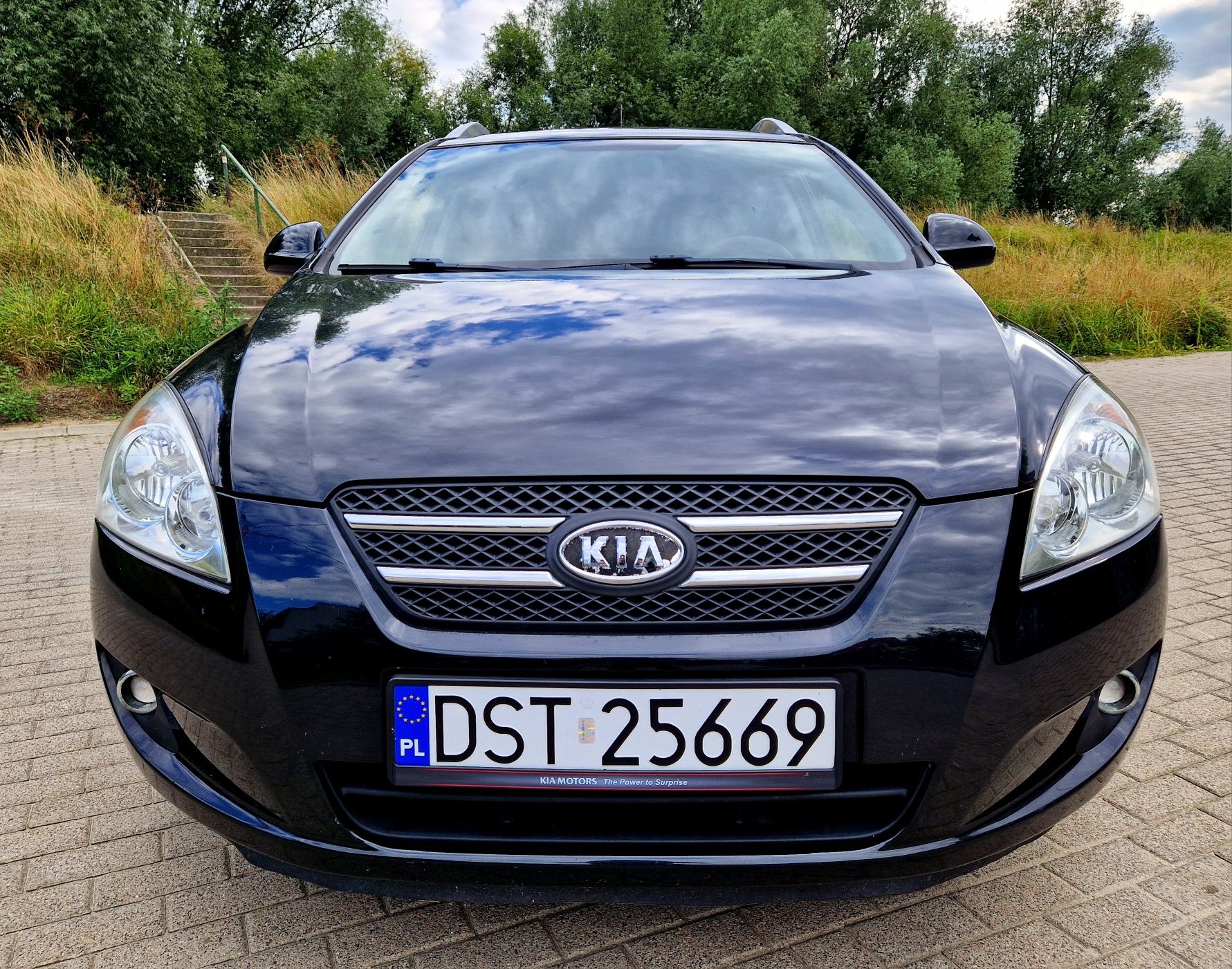 Kia Ceed 1.4 Benzyna 105 km Klimatronik Niski Przebieg Zarejestrowany
