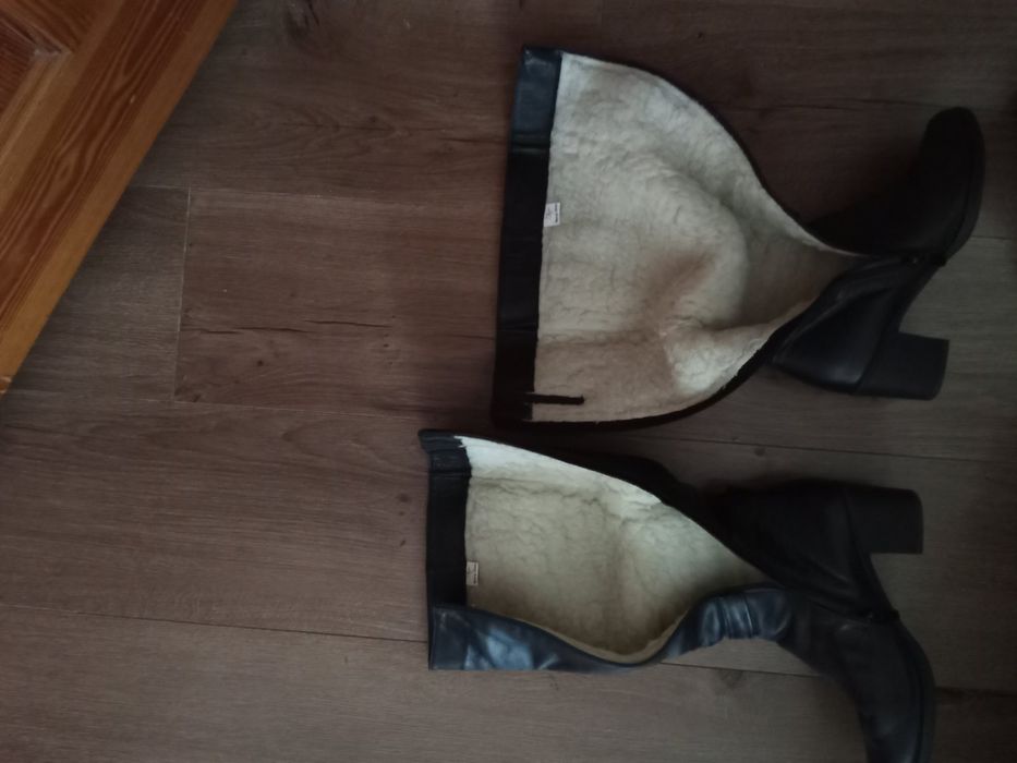 Зимові нові шкіряні сапоги 37р