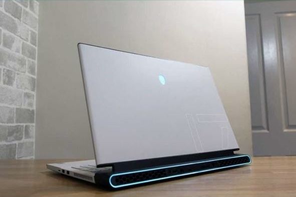Alienware m15 r2