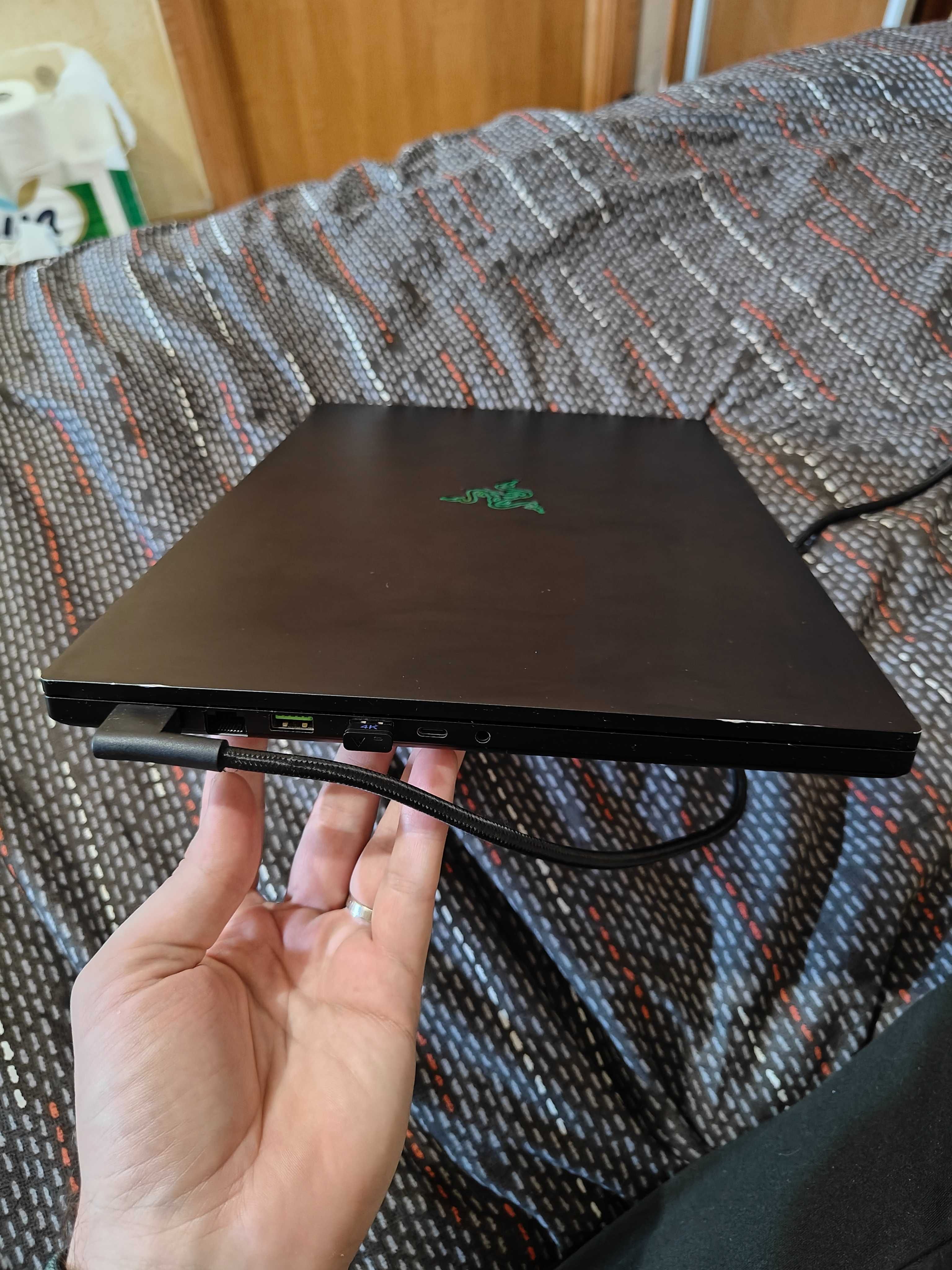 Razer Blade 17/RTX 3070ti/i9-12900h/16gb/1tb