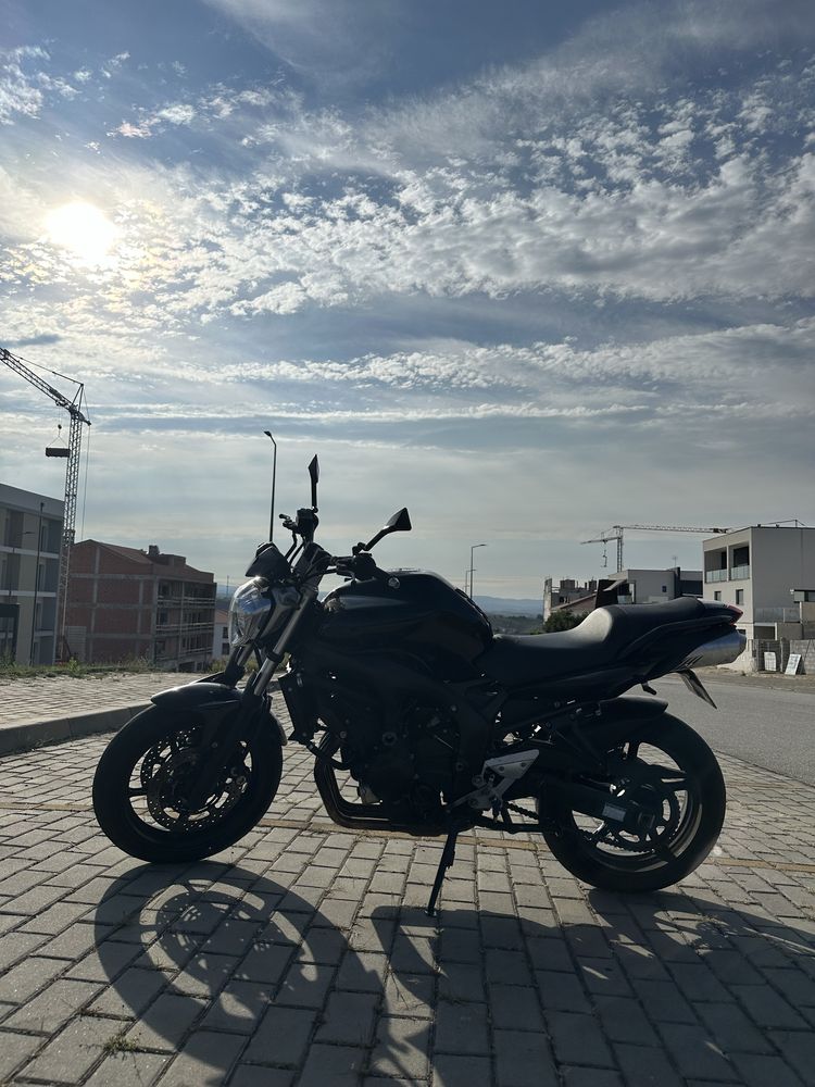 Yamaha Fz6 black edition