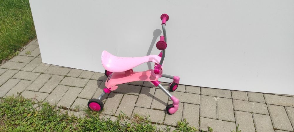 Jeździk, chodzik różowe coś składane :)