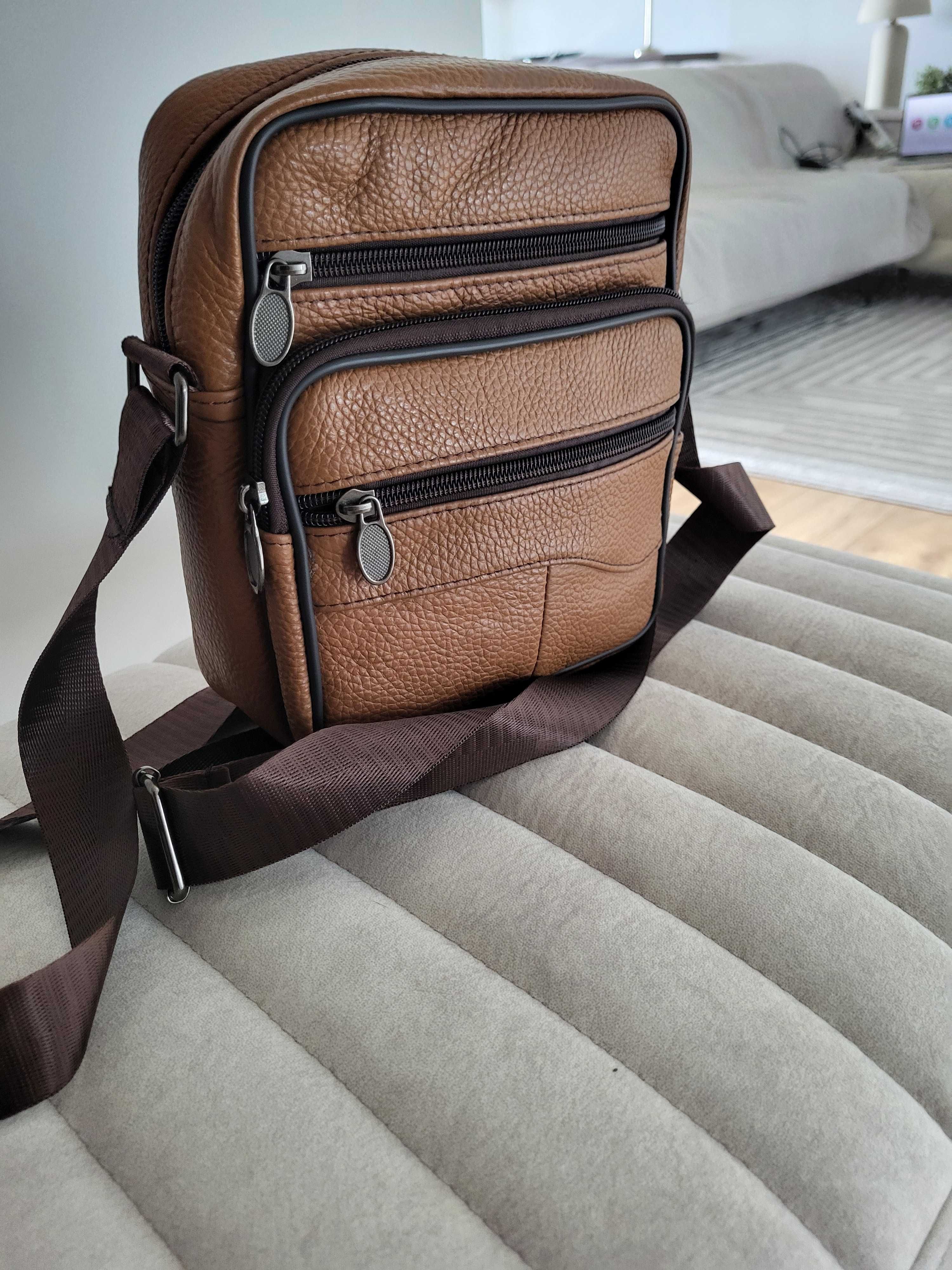 Bolsa/Mala de ombro, em pele nova