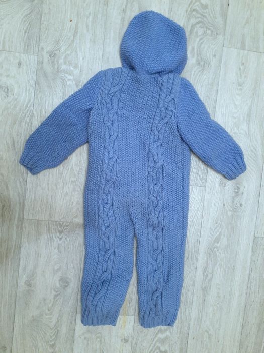 Вязаный комбинезон, человечек