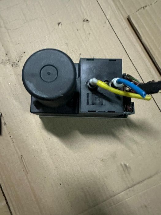 Bomba vácuo Audi a3 8l ou a4 b5 com 2 comandos codificados