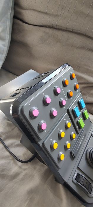 Logitech heavy egupment side panel