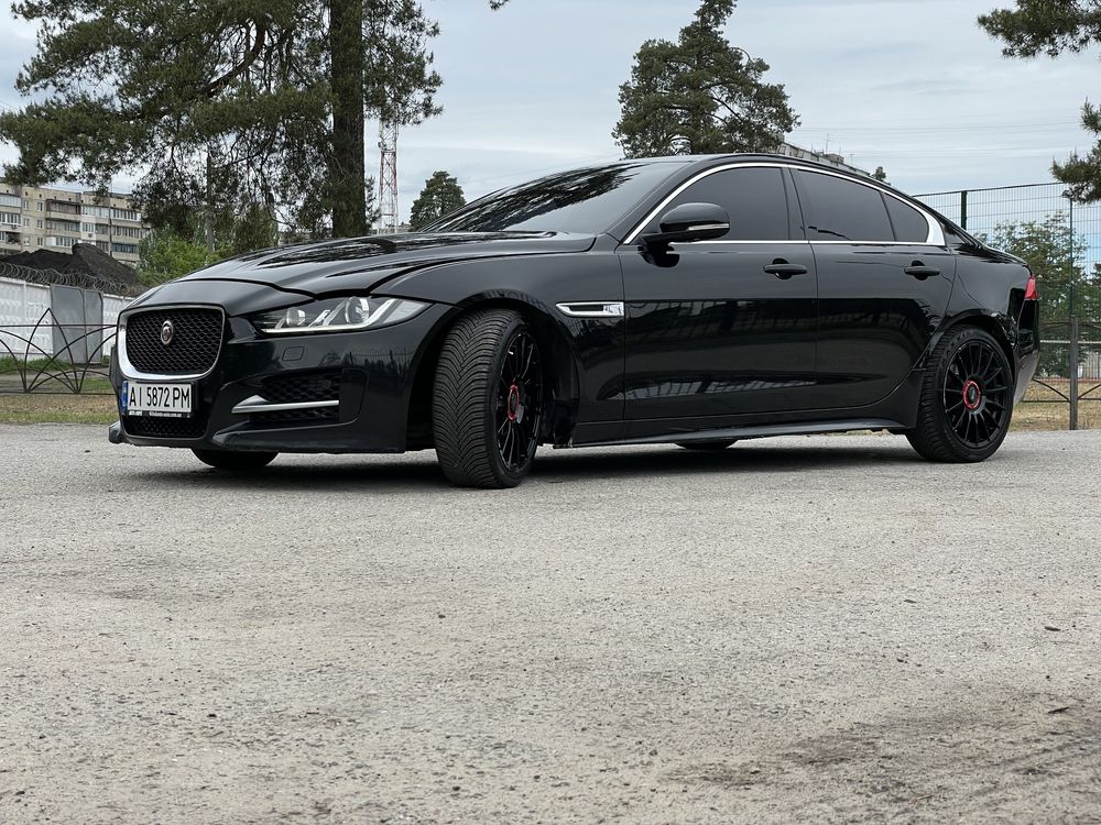 Срочно продам Jaguar xe 2.0 дизель 180 лс