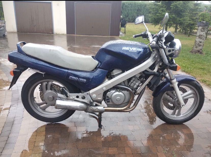 Honda ntv 650 revere