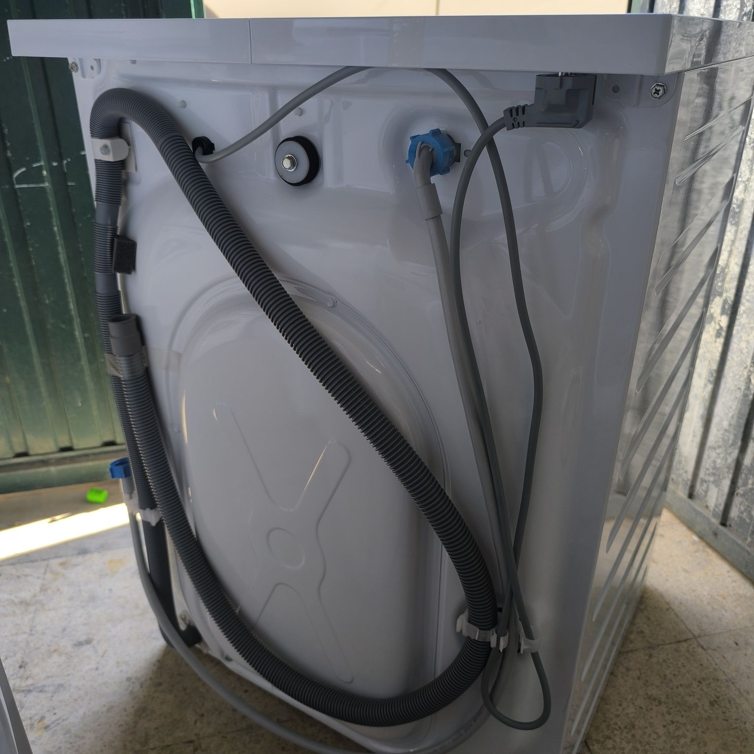 Maquina lavar roupa aeg 10kg (nova)