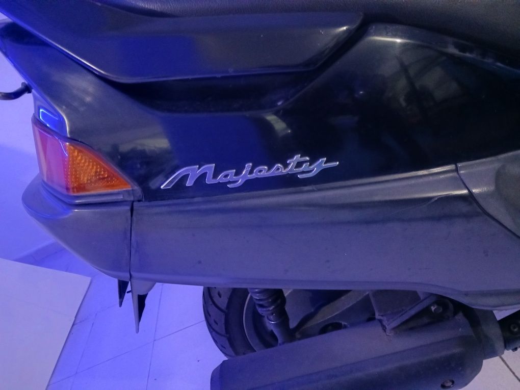 Vendo Yamaha majesty 250 97.