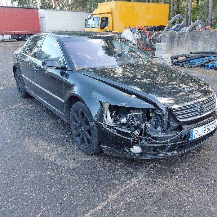 VW Phaeton W12, uszkodzony,