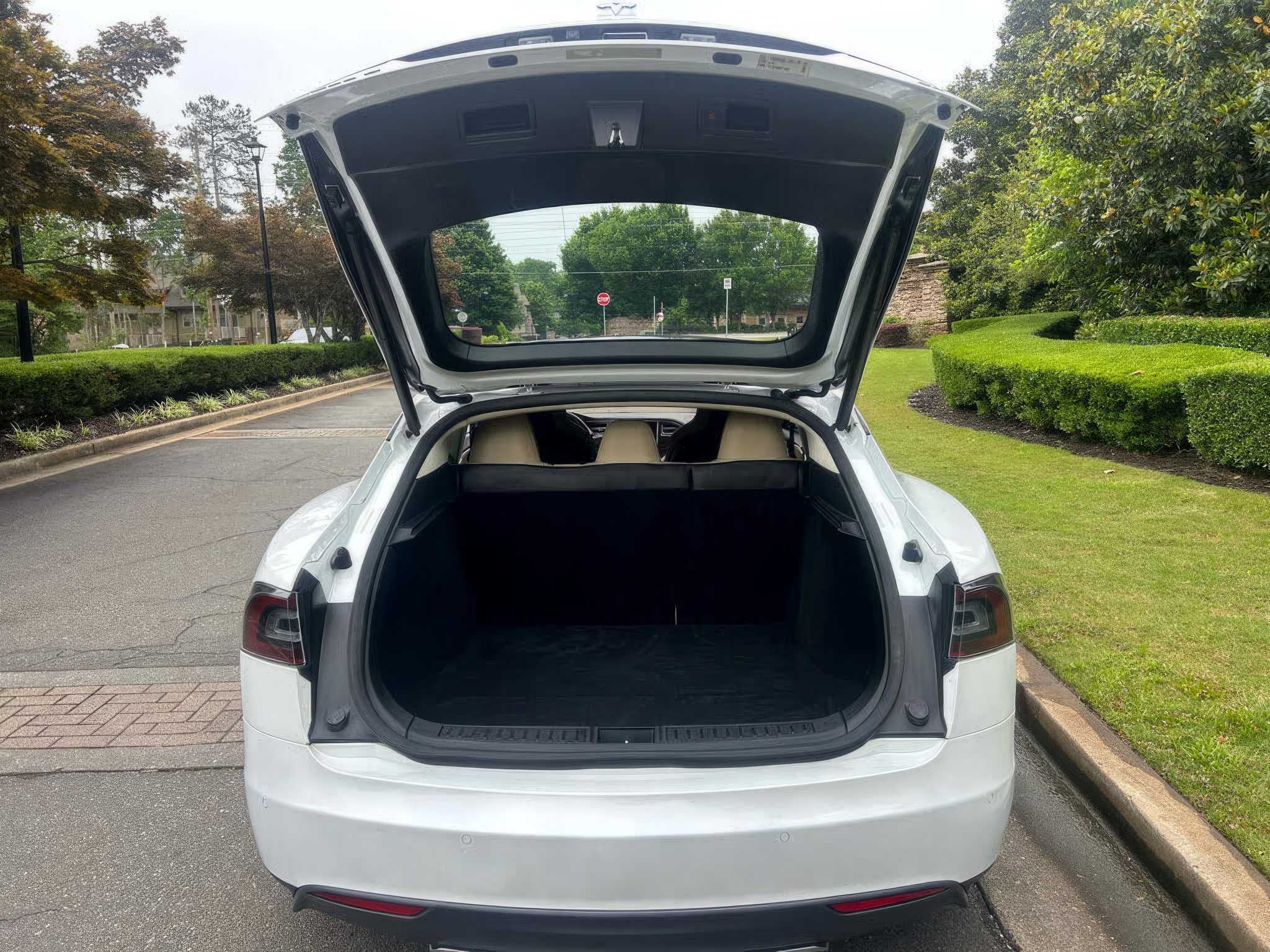 2015 Tesla Model S 85