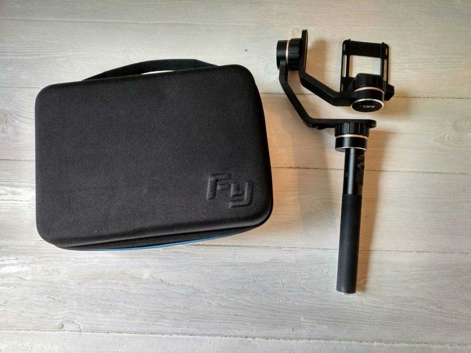 Электронный стабилизатор для беззеркальных камер Feiyu Tech MG V2