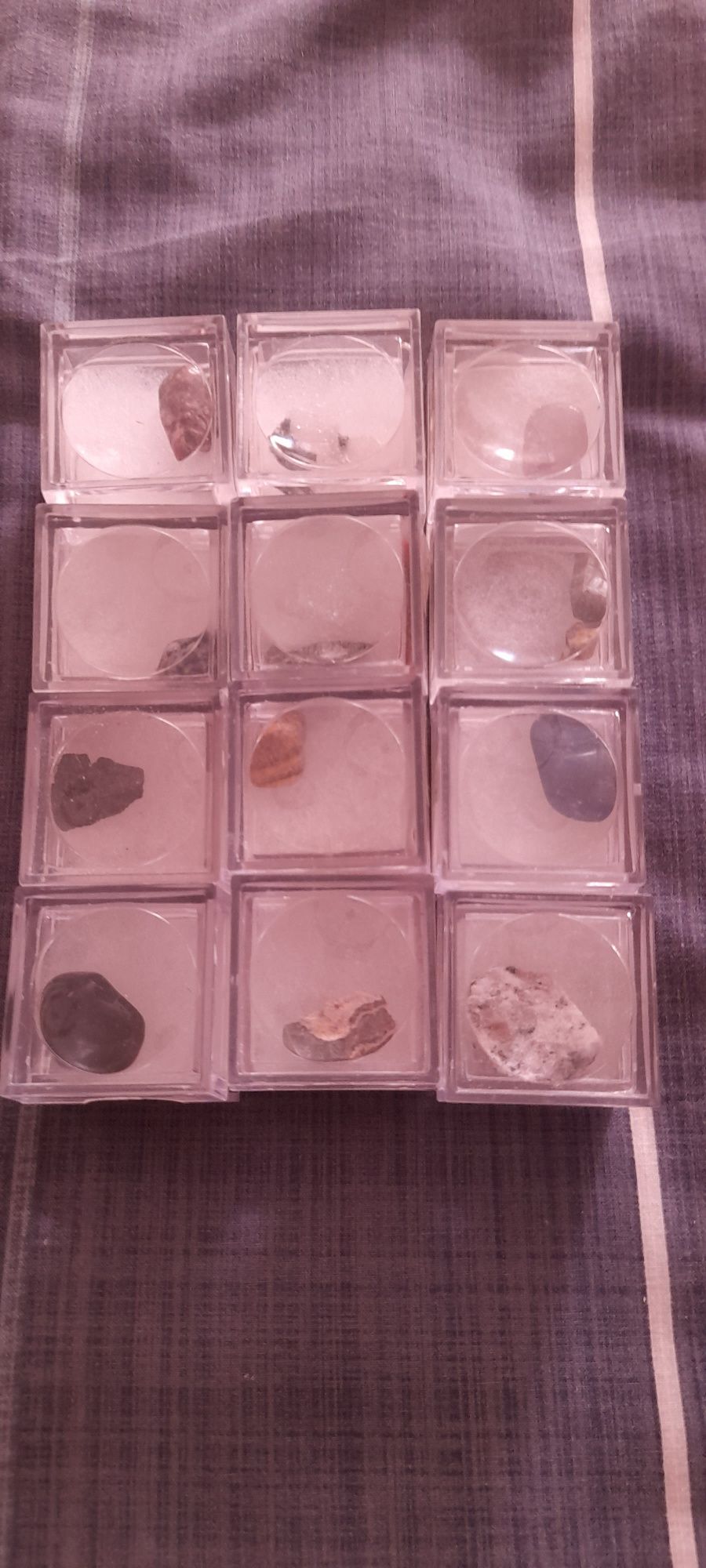 Conjunto de 12 minerais