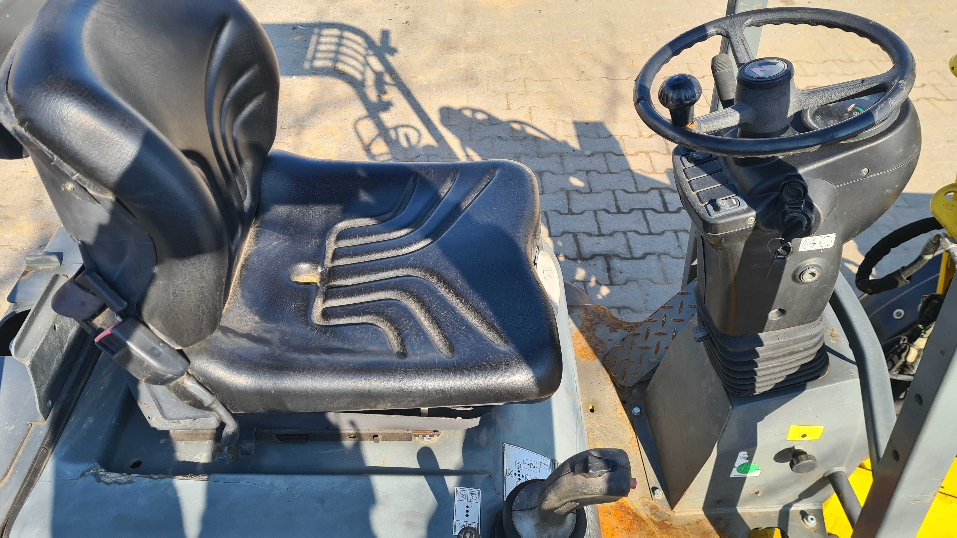 Ładowarka Wacker WL18 Kramer Bobcat Mini Schaffer Miniładowarka