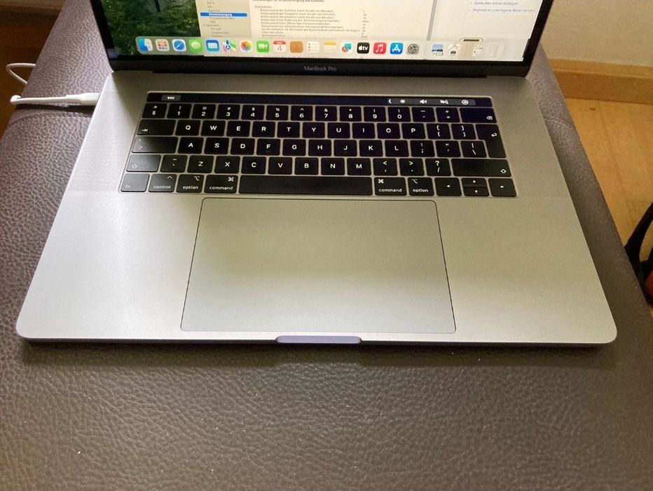 MacBook Pro 16 2019 i7 32gb 512gb 4gb
