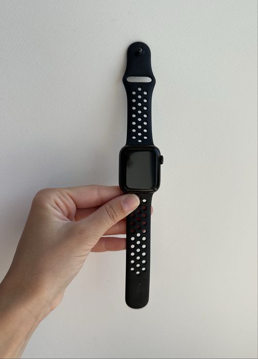 Apple Watch SE (Nike Edition) 40 мм – Space Gray
