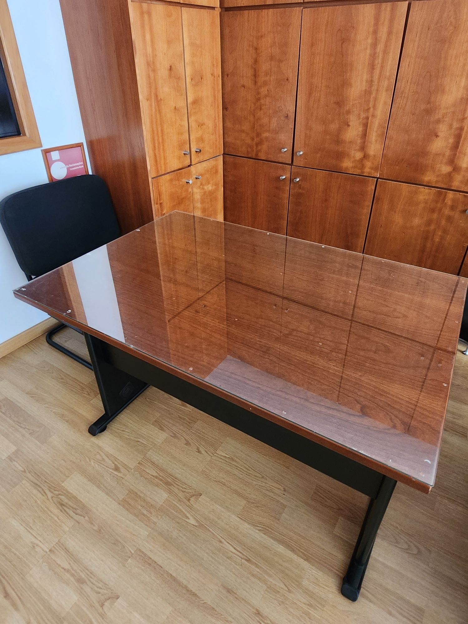 Secretaria em madeira