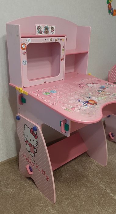 Стіл письмовий зі стільчиком