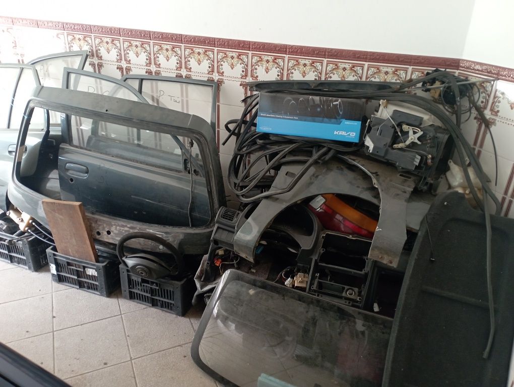 Vendo material Toyota Starlet ep8