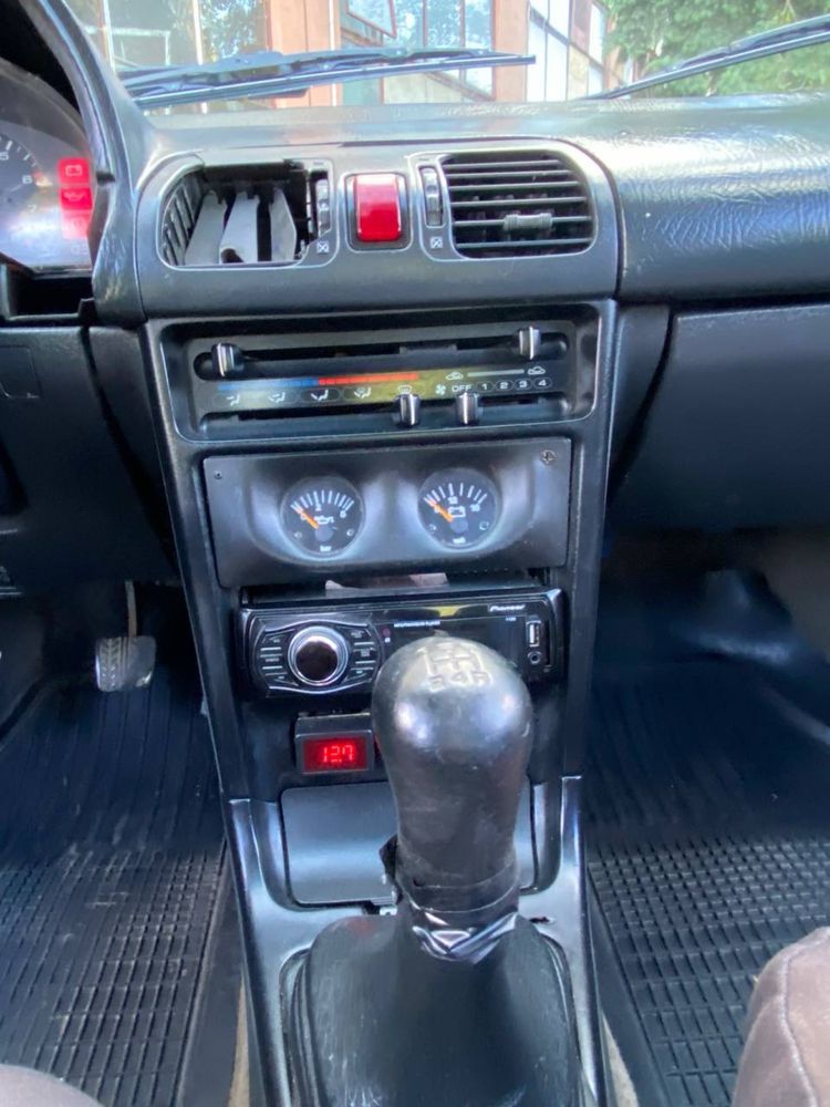 Продам Mazda 323 1991 год 1.5л Бензин
