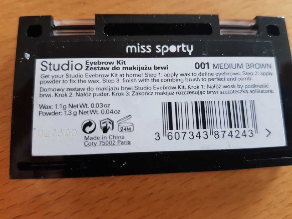 Eyebrow Kit Studio zestaw cienie do makijażu brwi