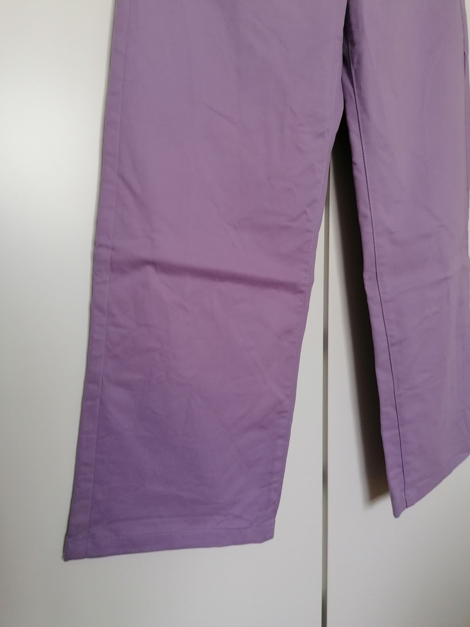 Calças retas lilás, tamanho 40