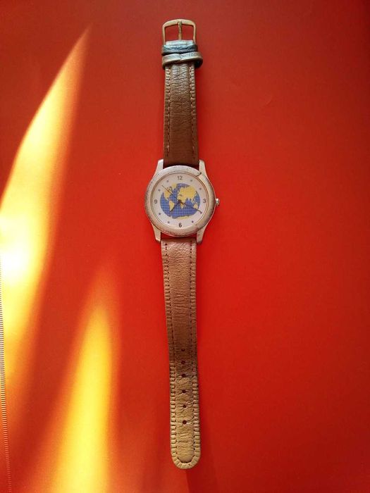 Relógio VINTAGE com Mapa Mundi, NOVO!