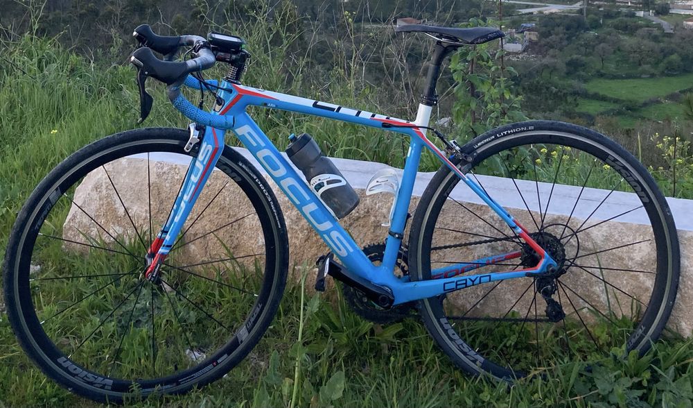 Bicicleta de estrada - Focus Cayo