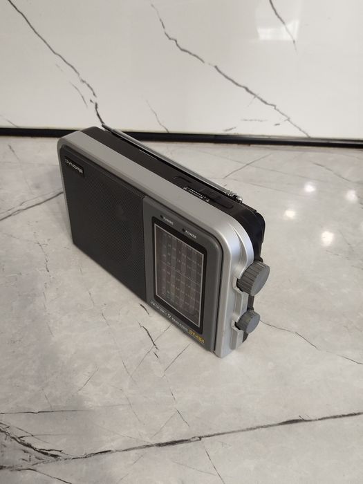 Радіоприймач, радіоприйомник, радіо Dynora DY-484.