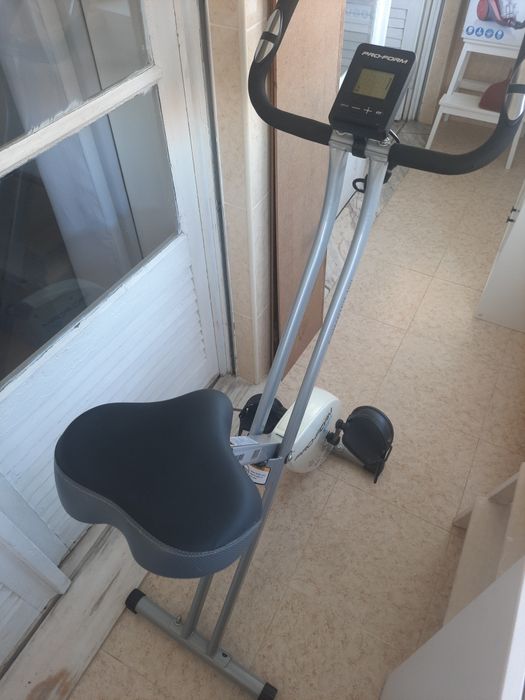 Bicicleta estática dobrável