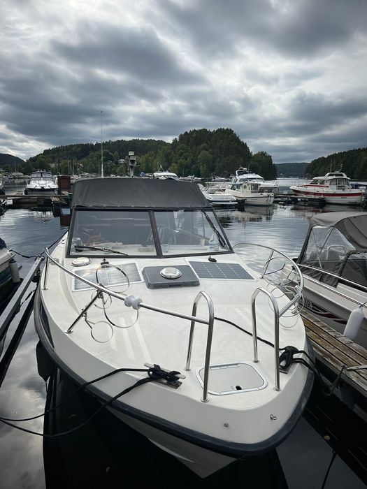 Unique 830 – 1987 – silnik Volvo Penta TMD 30A (66 kW)