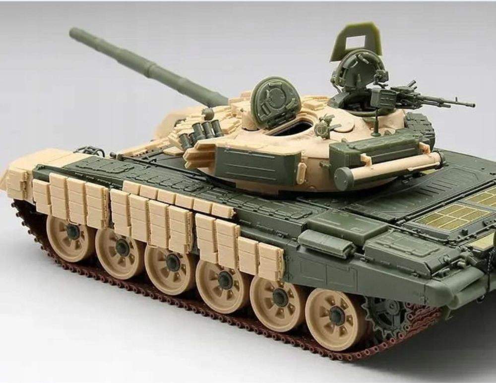 Amusing Hobby 35A063 model 1:35 czołg T-72AV Ukraine main battle tank