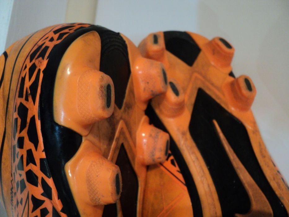 NIKE HYPERVENOM KORKI LANKI rozmiar 44 Phade II Phelon pomarańcz
