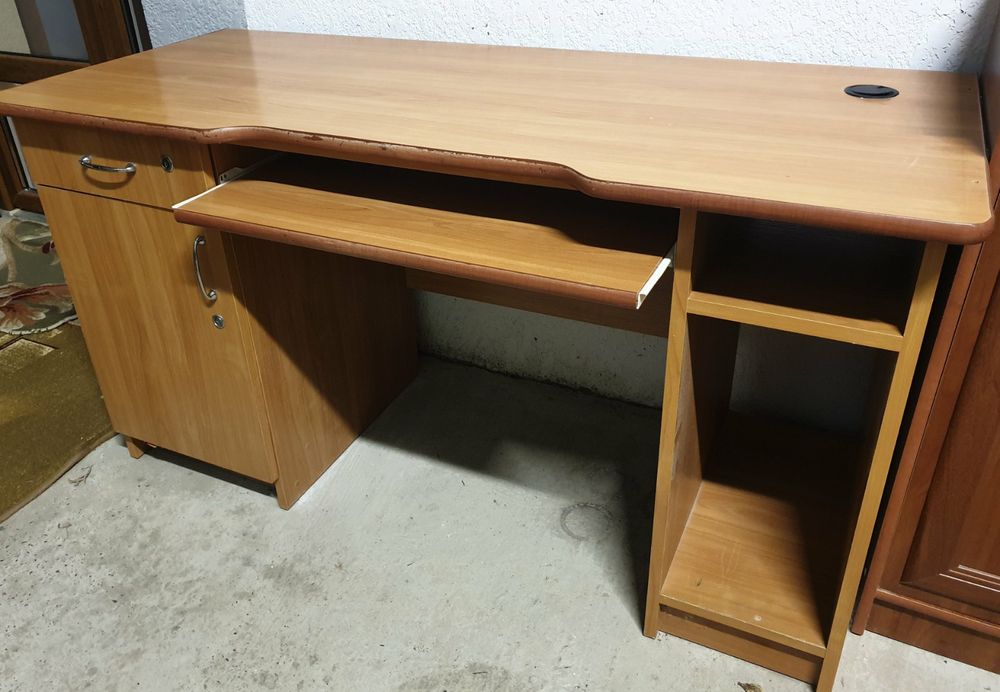 Стіл компютерний