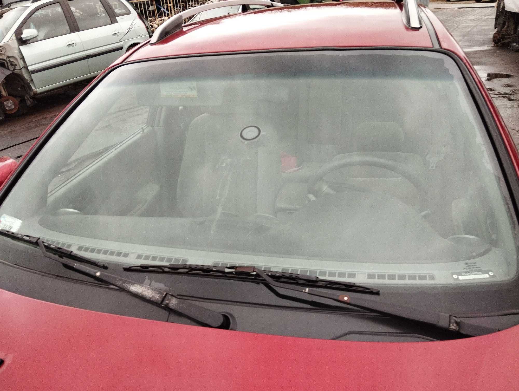 Suzuki Forenza 2.0i Kombi 2005 r.Szyba przednia.