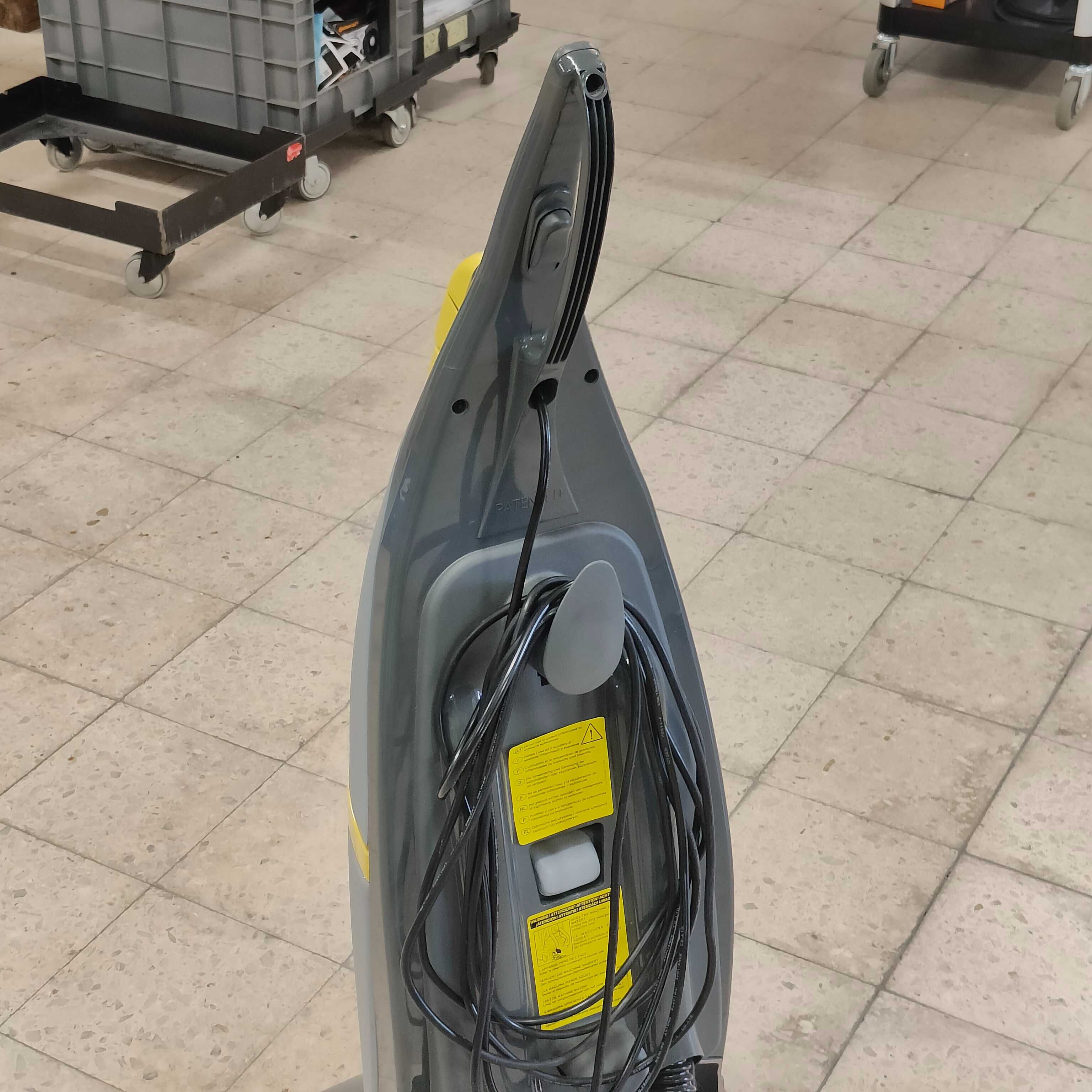 Lavadora aspiradora Vertical - Lavor Sprinter até 1015 m2/hora
