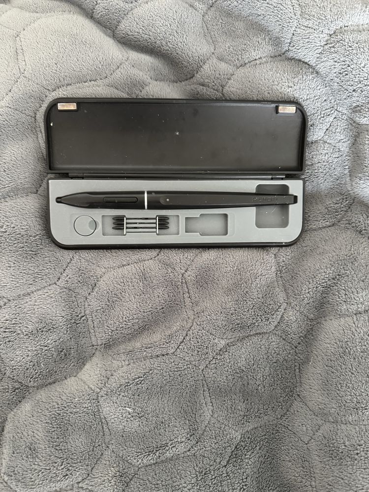 продам графический планшет Huion Kamvas GT-156HD V2
