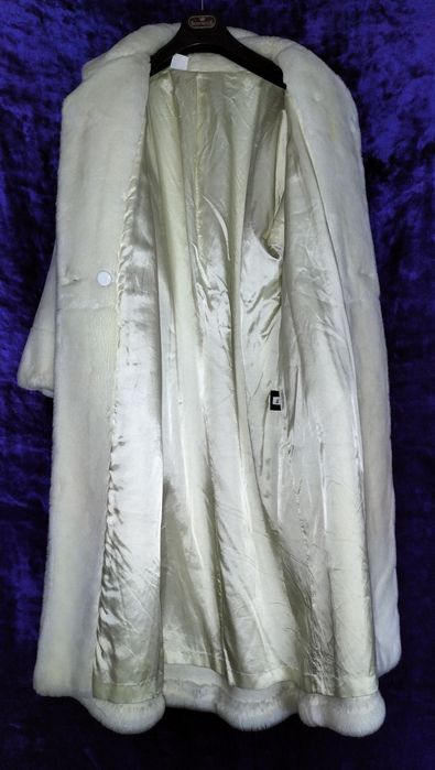 Casaco em Pelo Ecológico- U. S. A