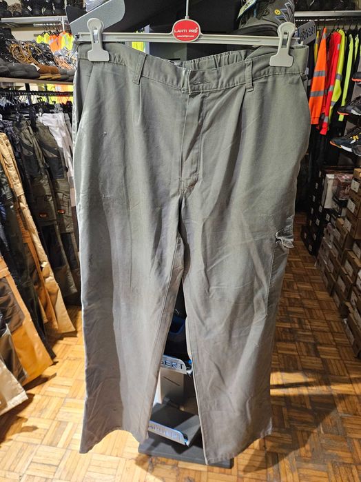 Spodnie robocze używane 10 sztuk PAKIET 1 SZT - 1 ZŁ dobry stan