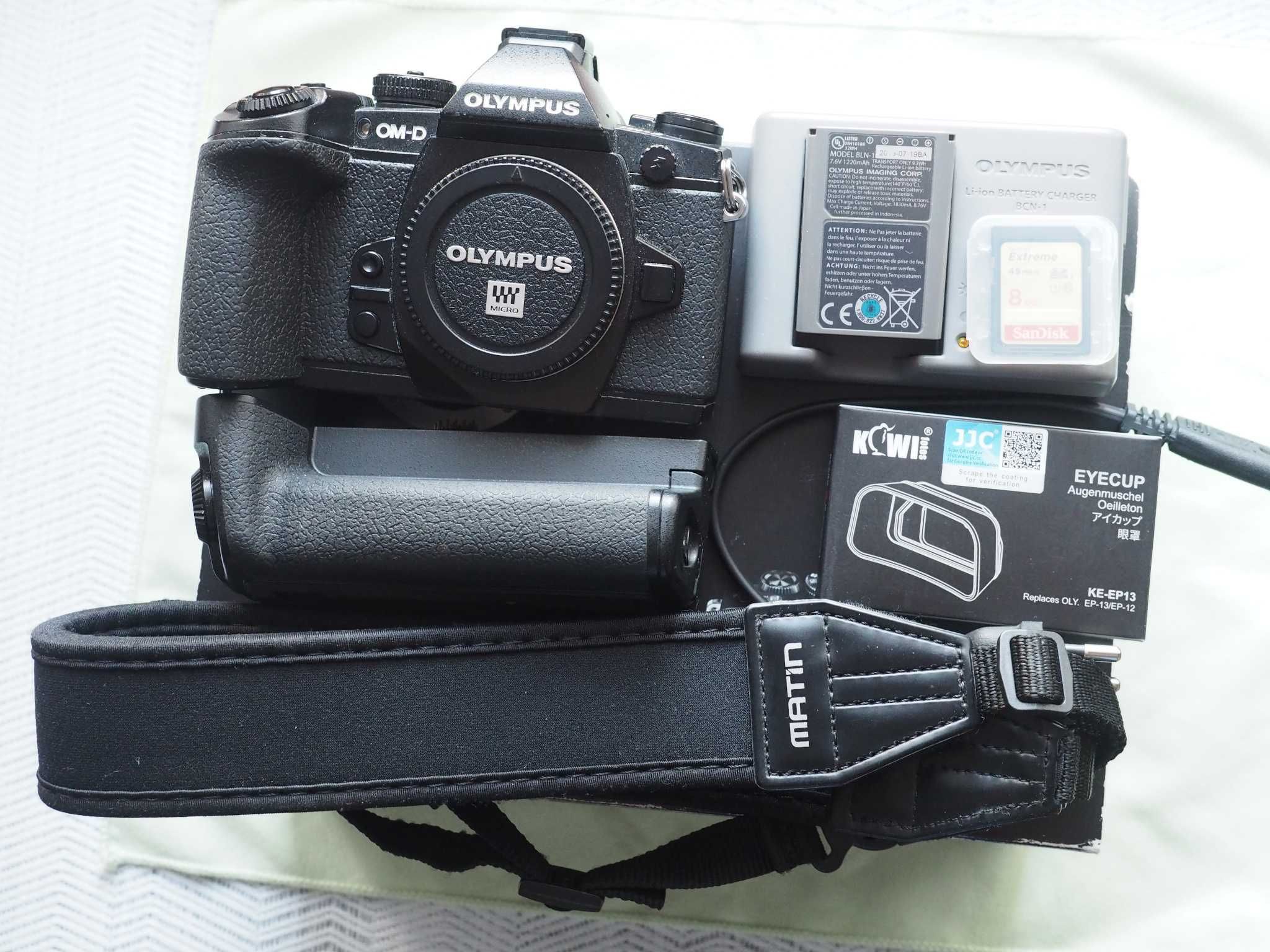 Olympus OMD-EM1 mk I + Lumix 14-140mm f4-5,8 + grip HLD7