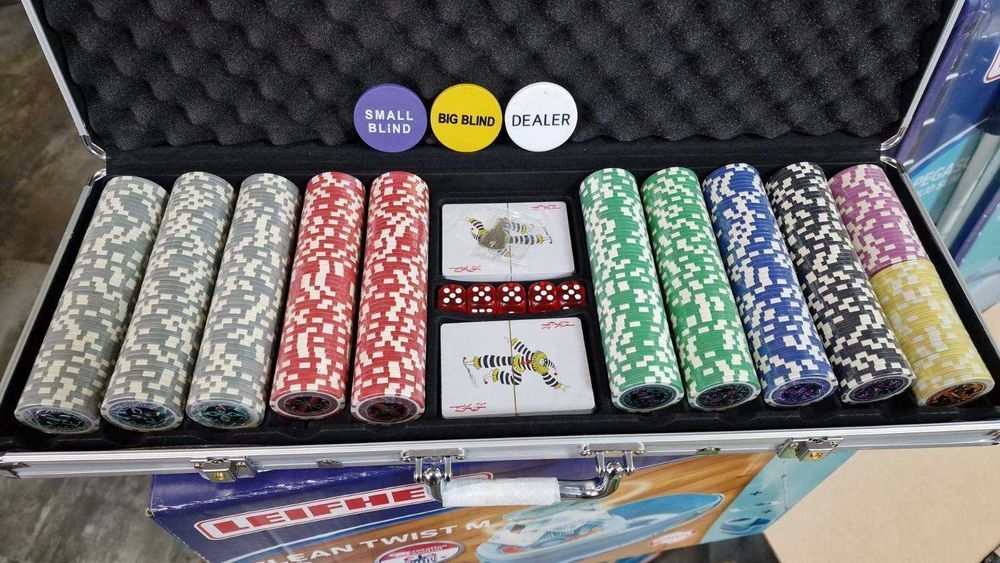 Подарунковий набір покер на 500 фишок, кості та дві колоди у кейсі